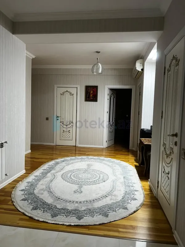 Satılır 3 otaqlı yeni tikili 120 m²
