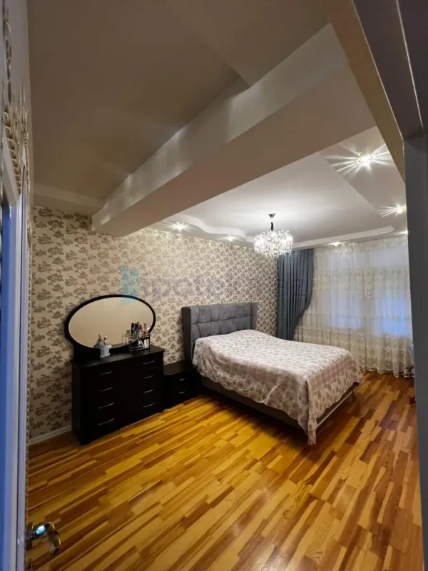 Satılır 3 otaqlı yeni tikili 120 m²