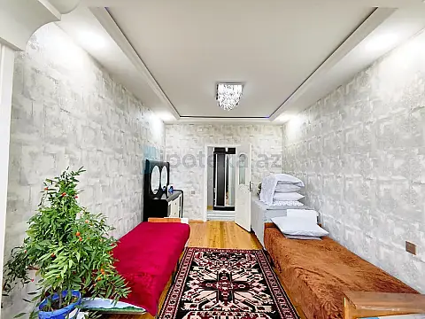 Satılır 3 otaqlı köhnə tikili 85 m²