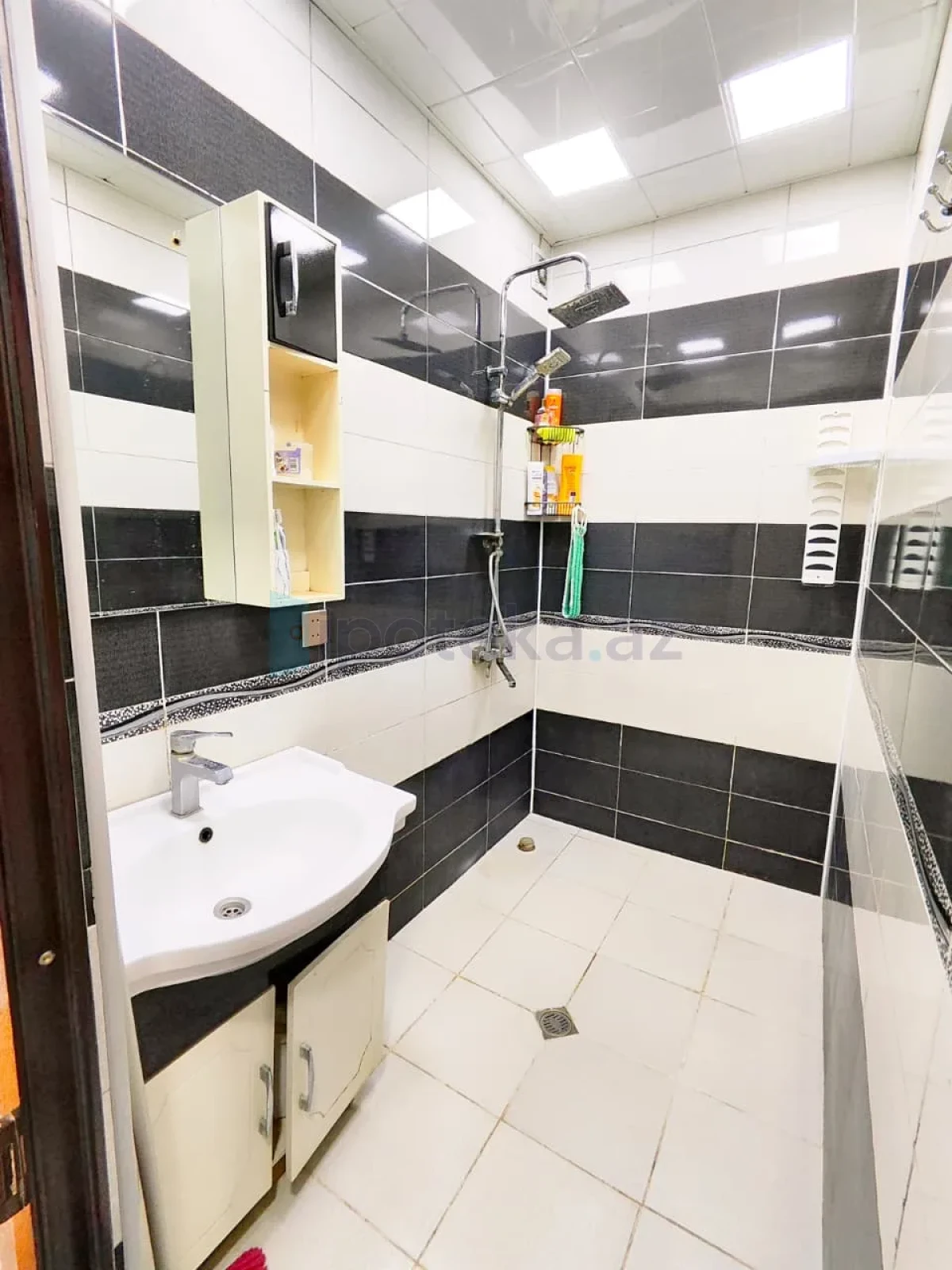 Satılır 3 otaqlı köhnə tikili 85 m²