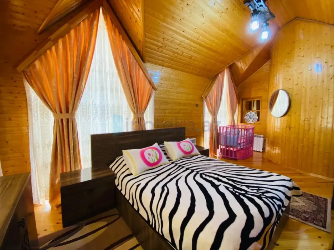 Satılır 5 otaqlı mənzil 250 m²