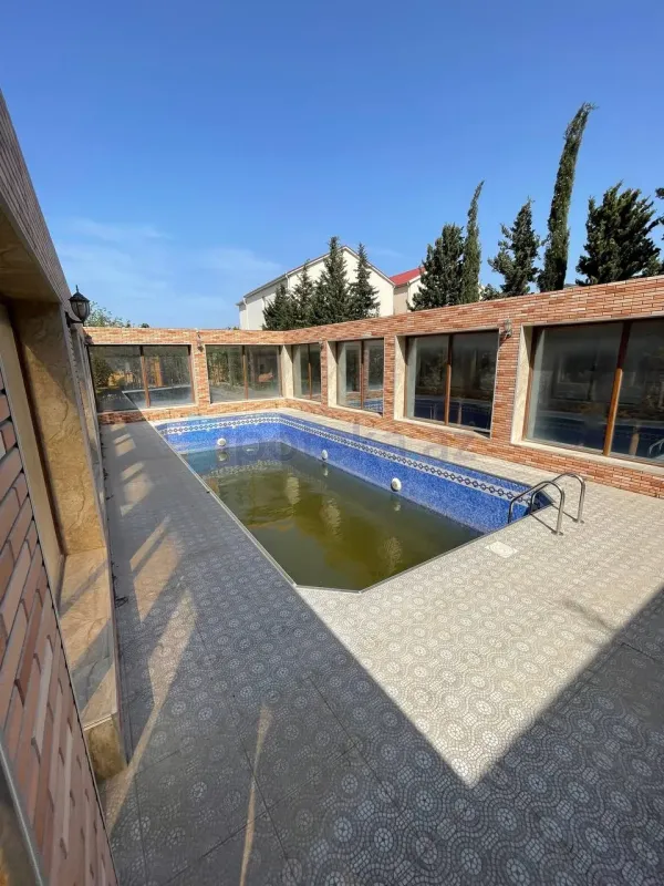 Satılır 5 otaqlı mənzil 460 m²