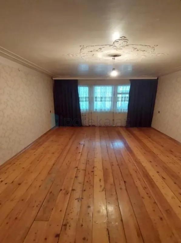 Satılır 3 otaqlı köhnə tikili 70 m²