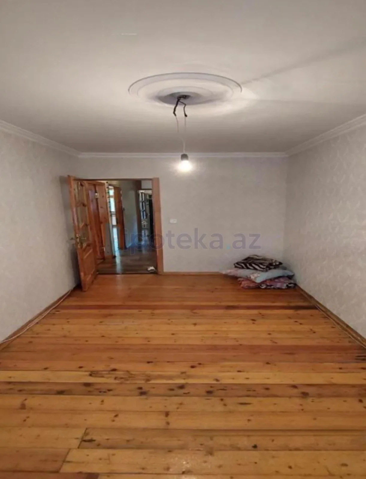 Satılır 3 otaqlı köhnə tikili 70 m²