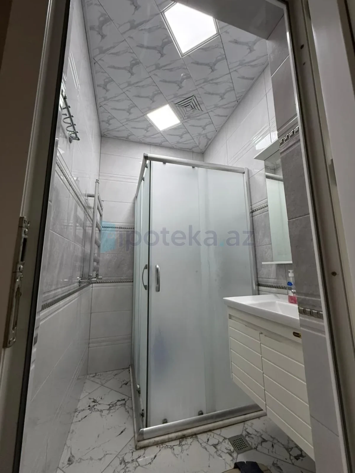 Satılır 2 otaqlı yeni tikili 71 m²
