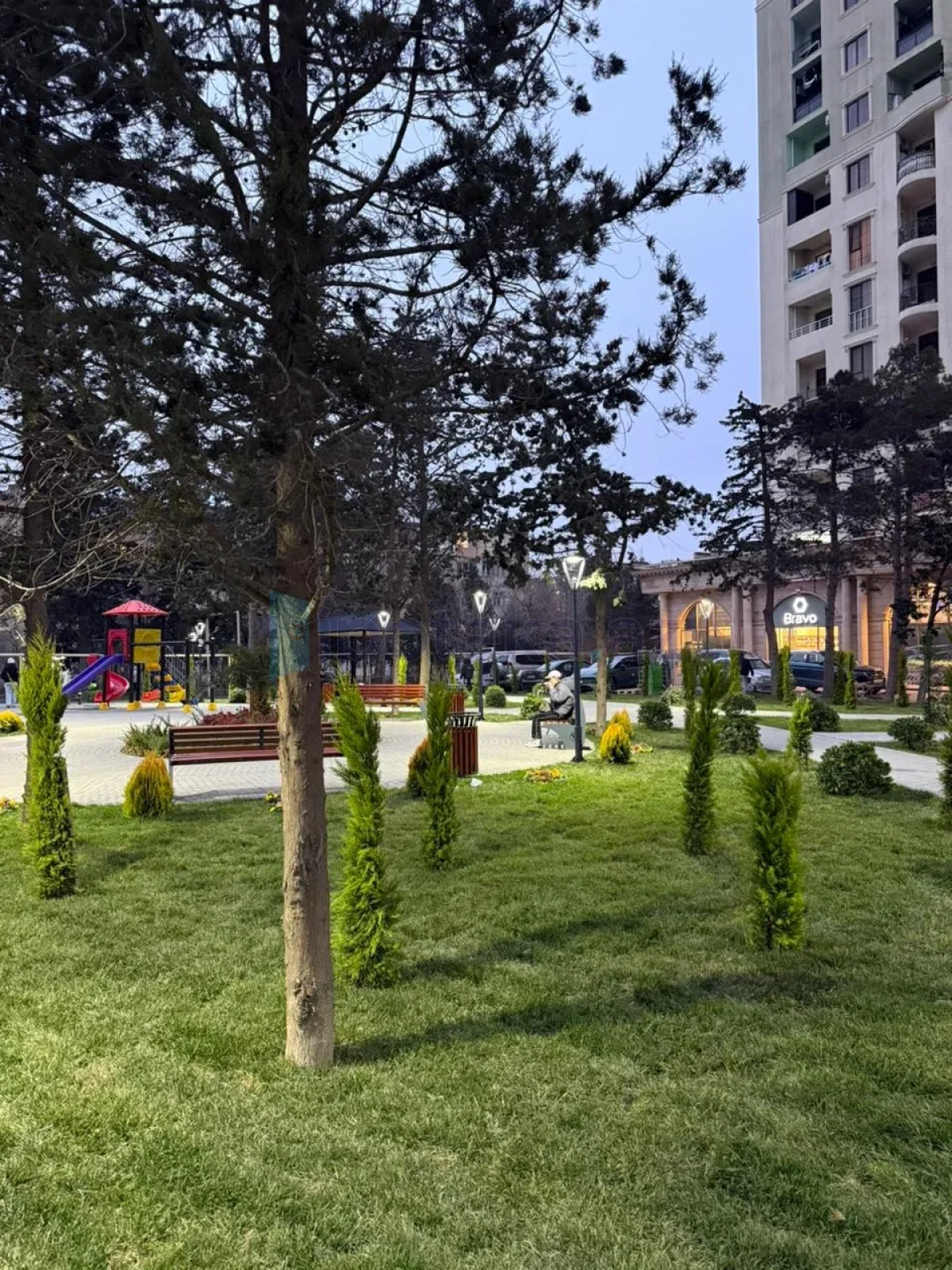 Satılır 2 otaqlı yeni tikili 71 m²