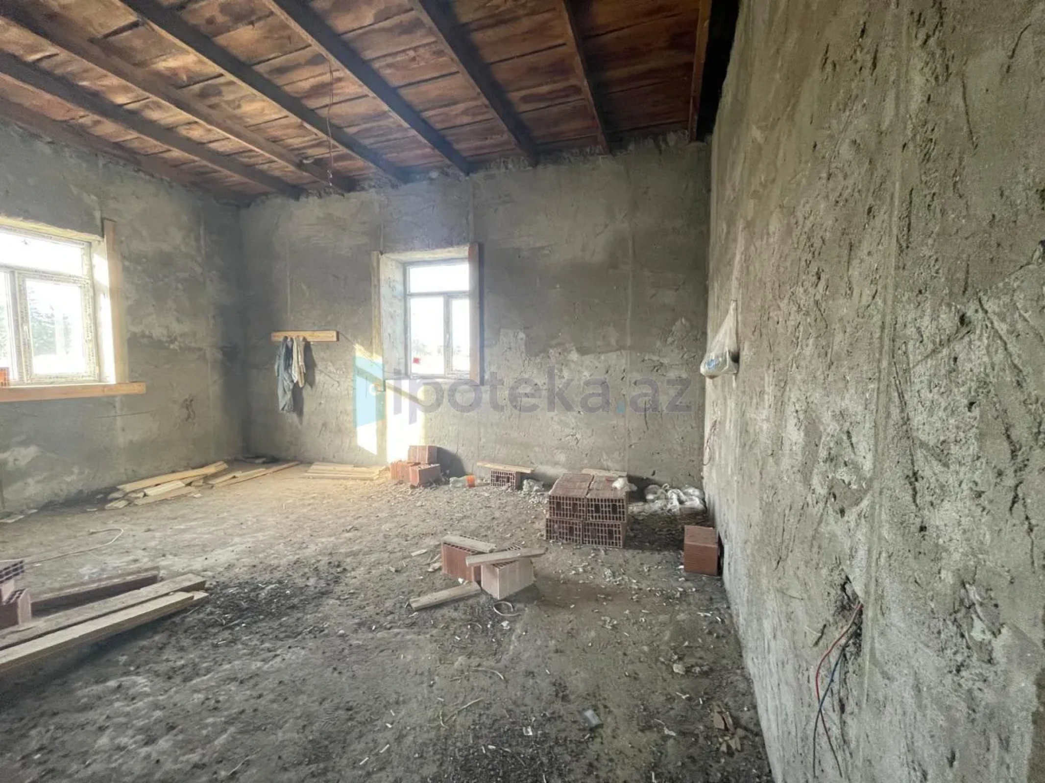 Satılır 6 otaqlı həyət evi 235 m²