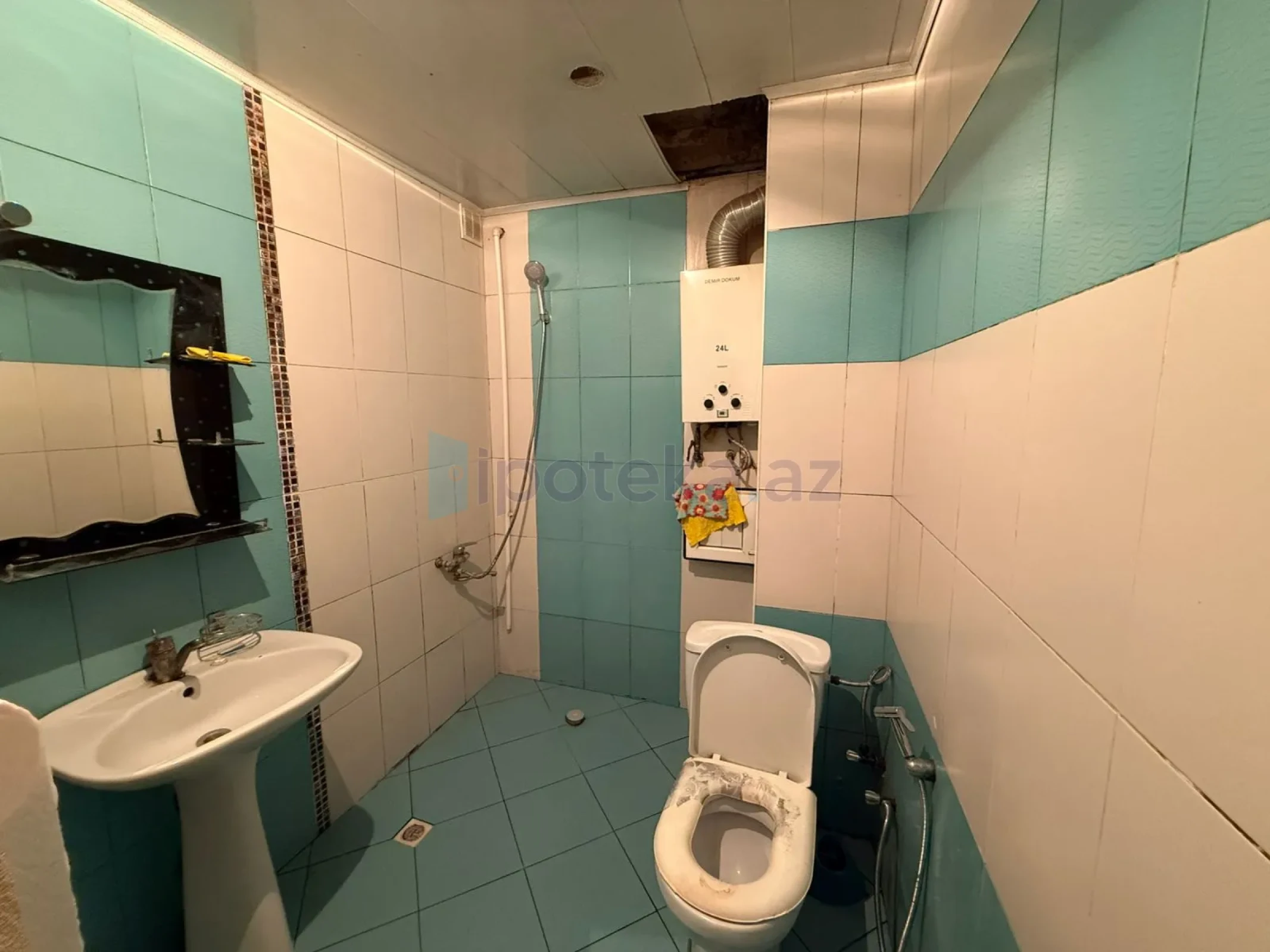 Satılır 2 otaqlı köhnə tikili 45 m²