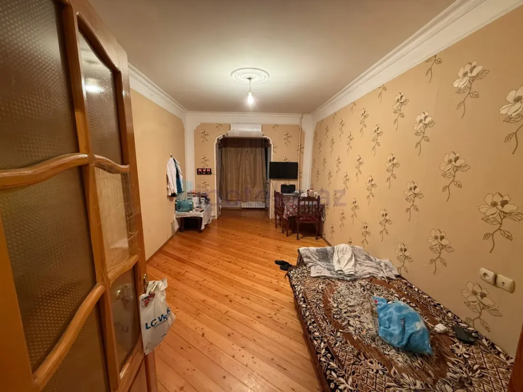 Satılır 2 otaqlı köhnə tikili 45 m²