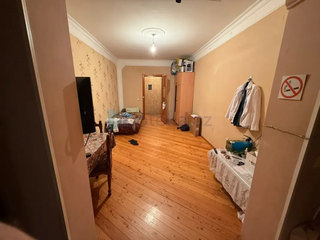 Satılır 2 otaqlı köhnə tikili 45 m²