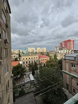 Satılır 3 otaqlı köhnə tikili 87 m²