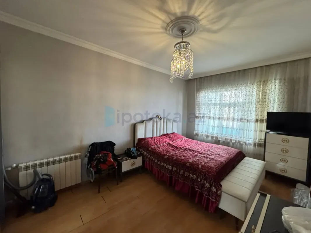 Satılır 3 otaqlı köhnə tikili 87 m²