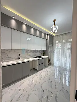 Satılır 3 otaqlı yeni tikili 70 m²