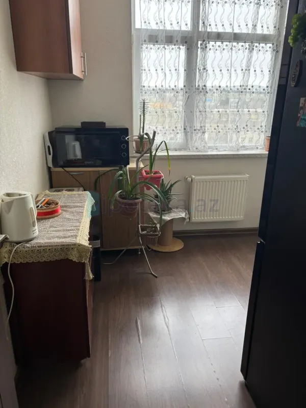 Satılır 1 otaqlı köhnə tikili 41 m²