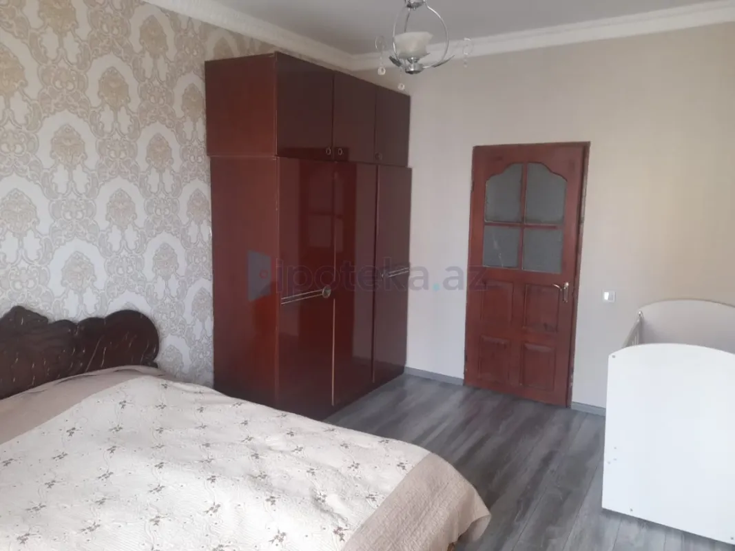 Satılır 4 otaqlı köhnə tikili 110 m²