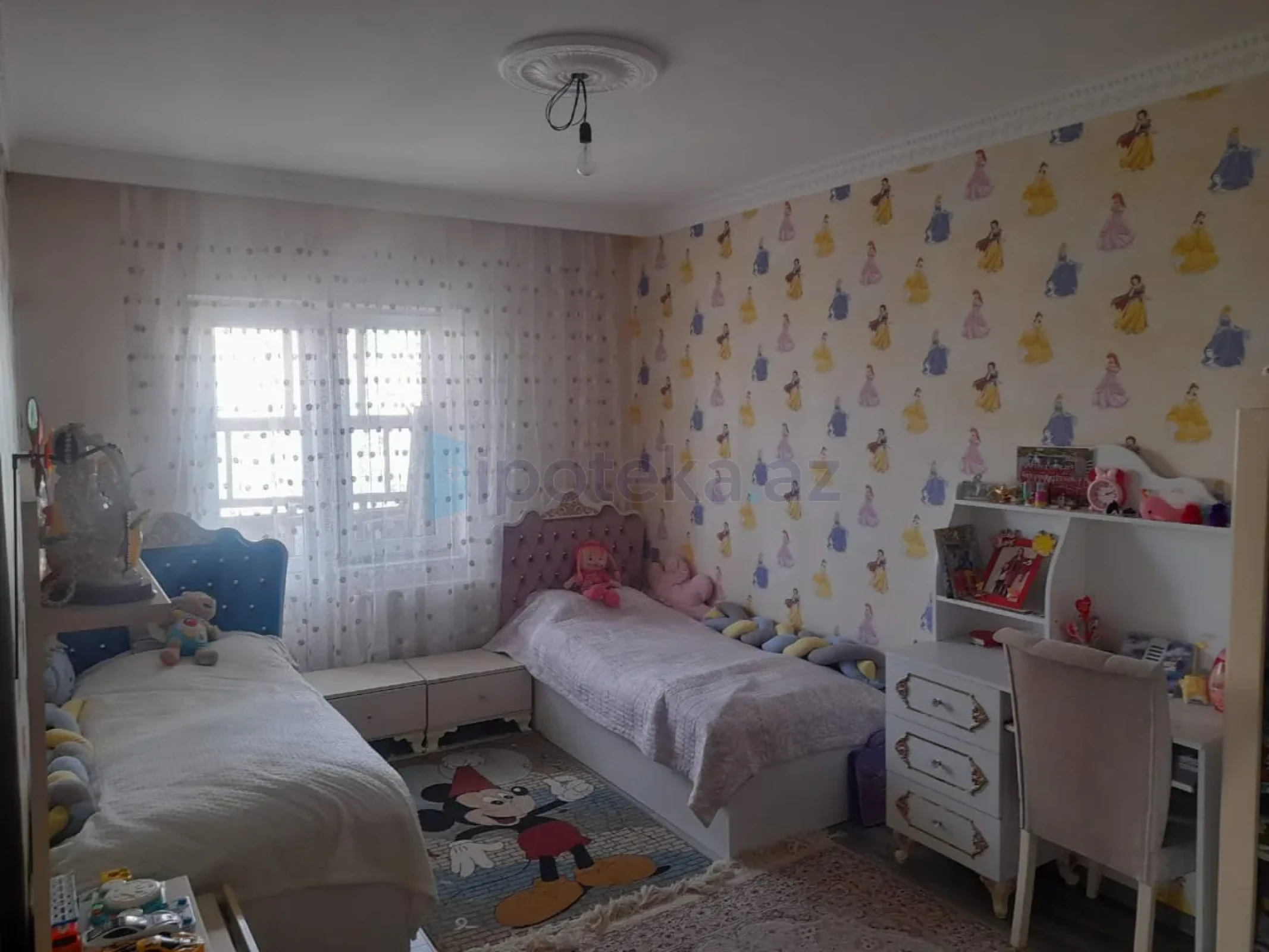 Satılır 4 otaqlı köhnə tikili 110 m²