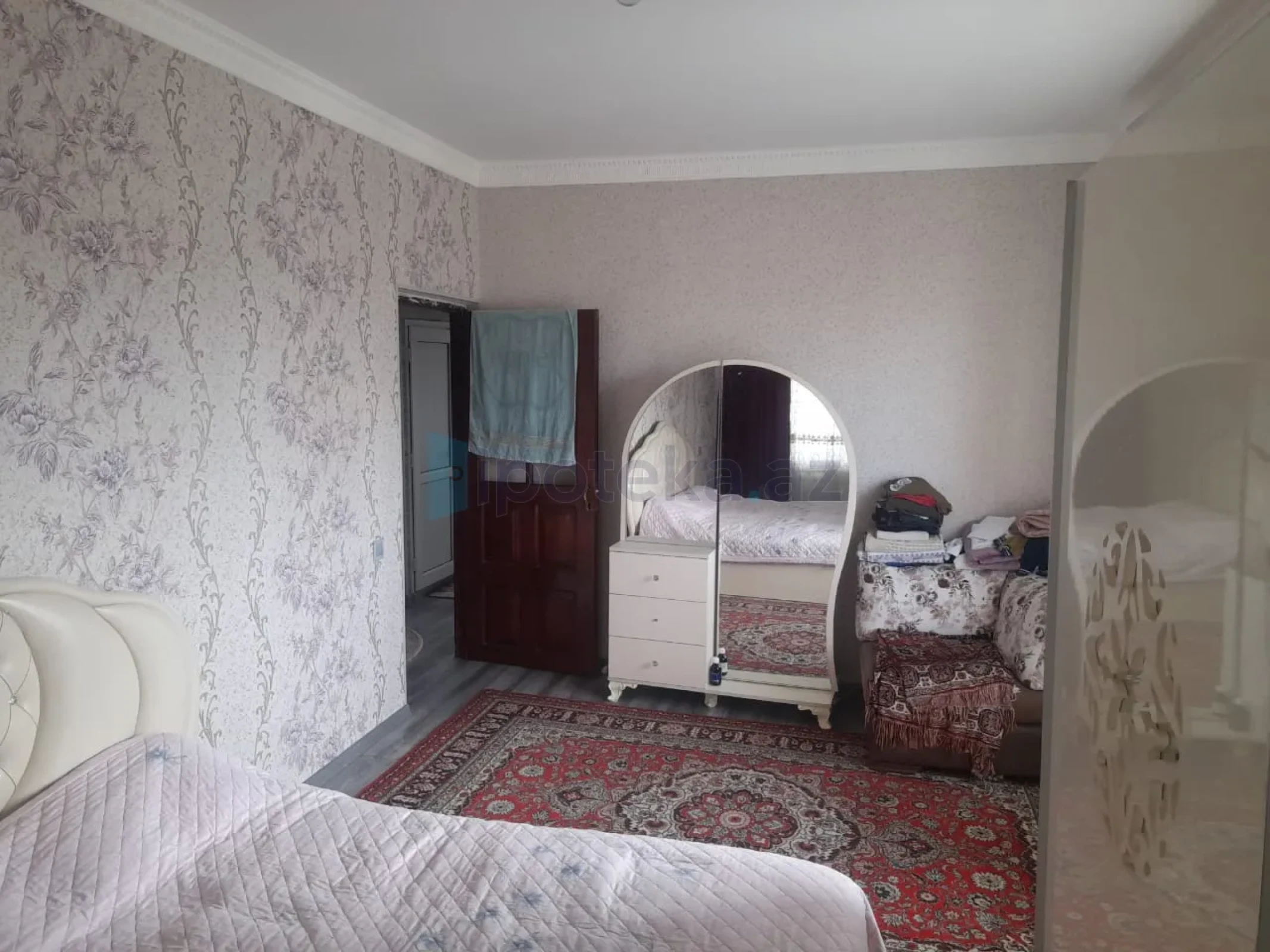 Satılır 4 otaqlı köhnə tikili 110 m²