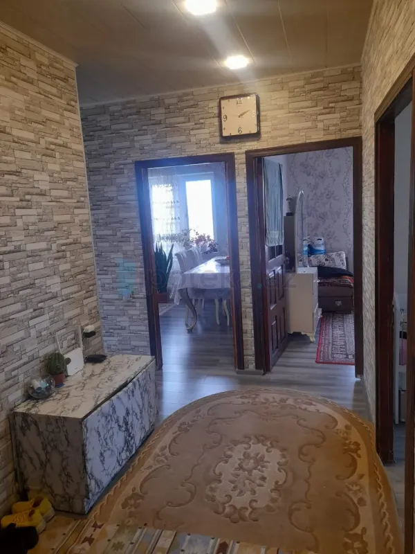 Satılır 4 otaqlı köhnə tikili 110 m²