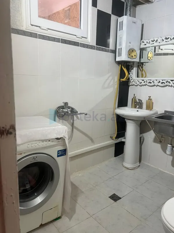 Satılır 2 otaqlı köhnə tikili 45 m²