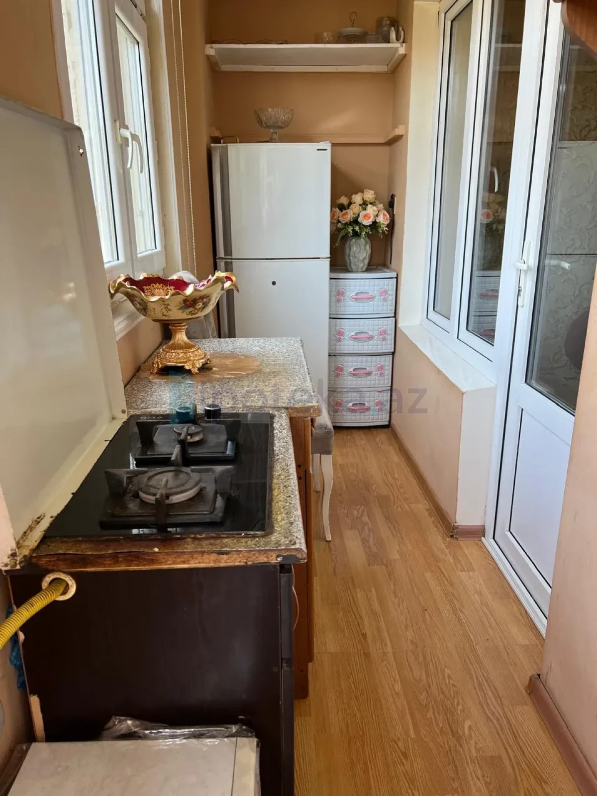 Satılır 2 otaqlı köhnə tikili 45 m²