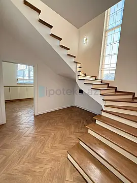 Satılır 5 otaqlı həyət evi