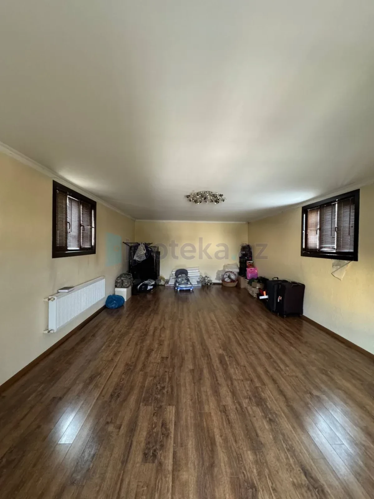 Satılır 9 otaqlı həyət evi 420 m²