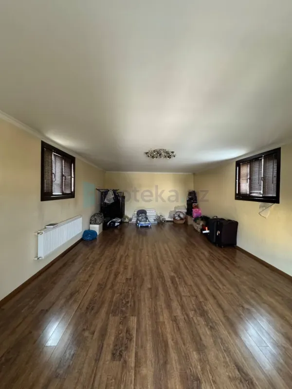 Satılır 9 otaqlı həyət evi 420 m²