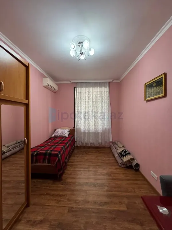 Satılır 9 otaqlı həyət evi 420 m²