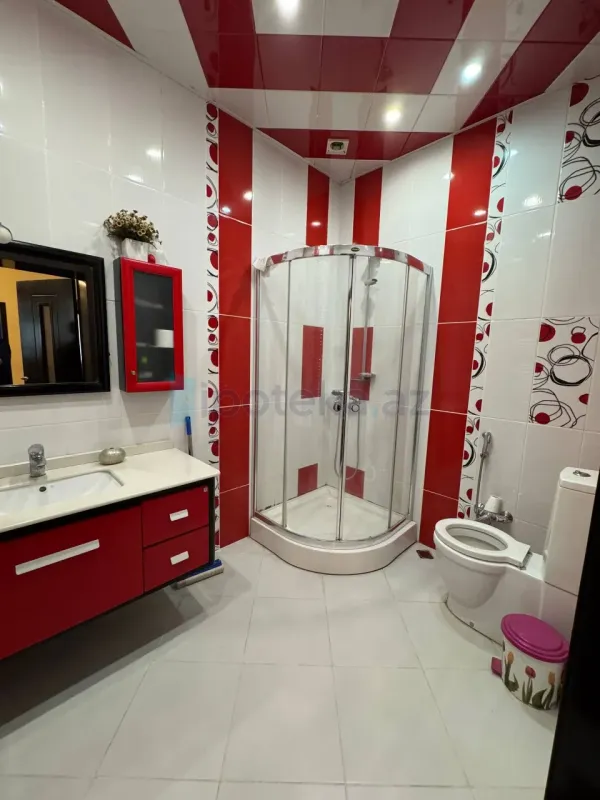 Satılır 9 otaqlı həyət evi 420 m²