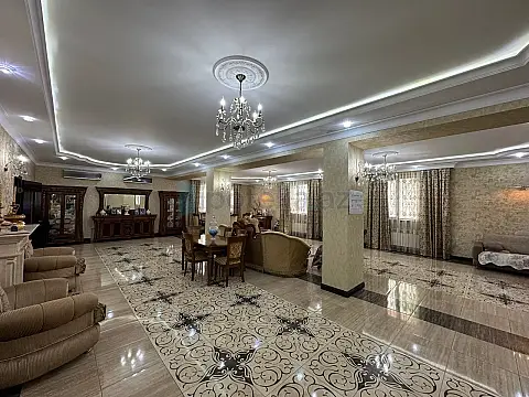 Satılır 9 otaqlı həyət evi 420 m² — Bakı, Badamdar 9 otaq 420.00 m²