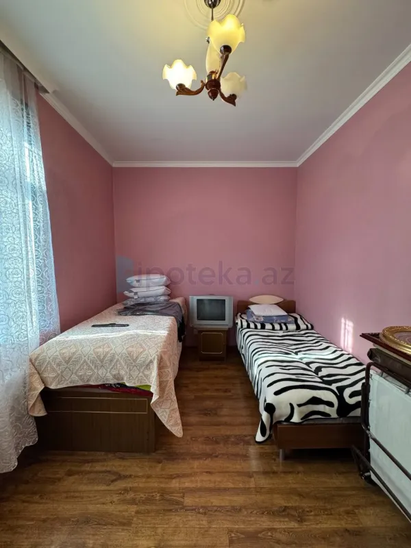 Satılır 9 otaqlı həyət evi 420 m²
