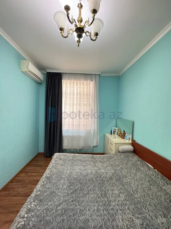 Satılır 9 otaqlı həyət evi 420 m²