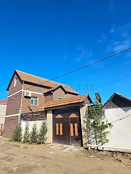 Satılır 4 otaqlı mənzil 150 m²