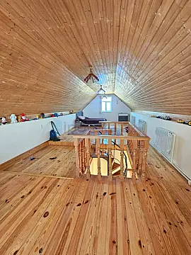 Satılır 4 otaqlı mənzil 150 m²