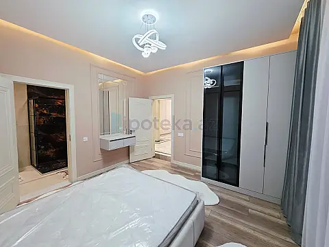 Satılır 4 otaqlı mənzil 160 m²