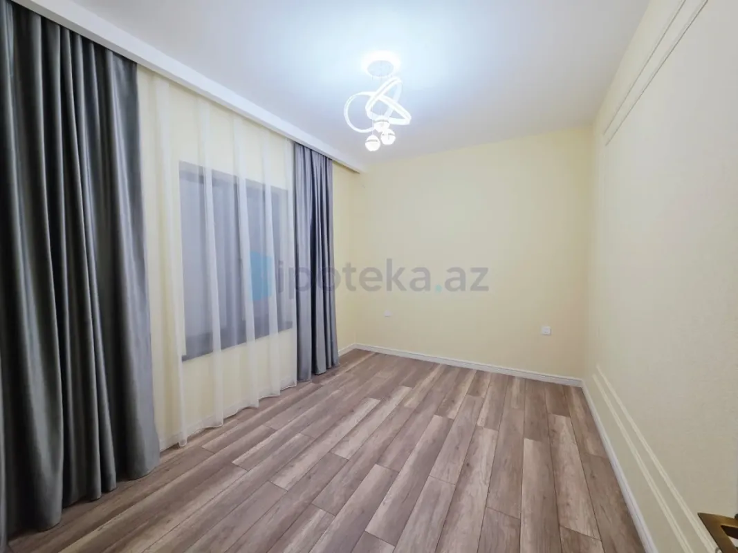 Satılır 4 otaqlı mənzil 160 m²