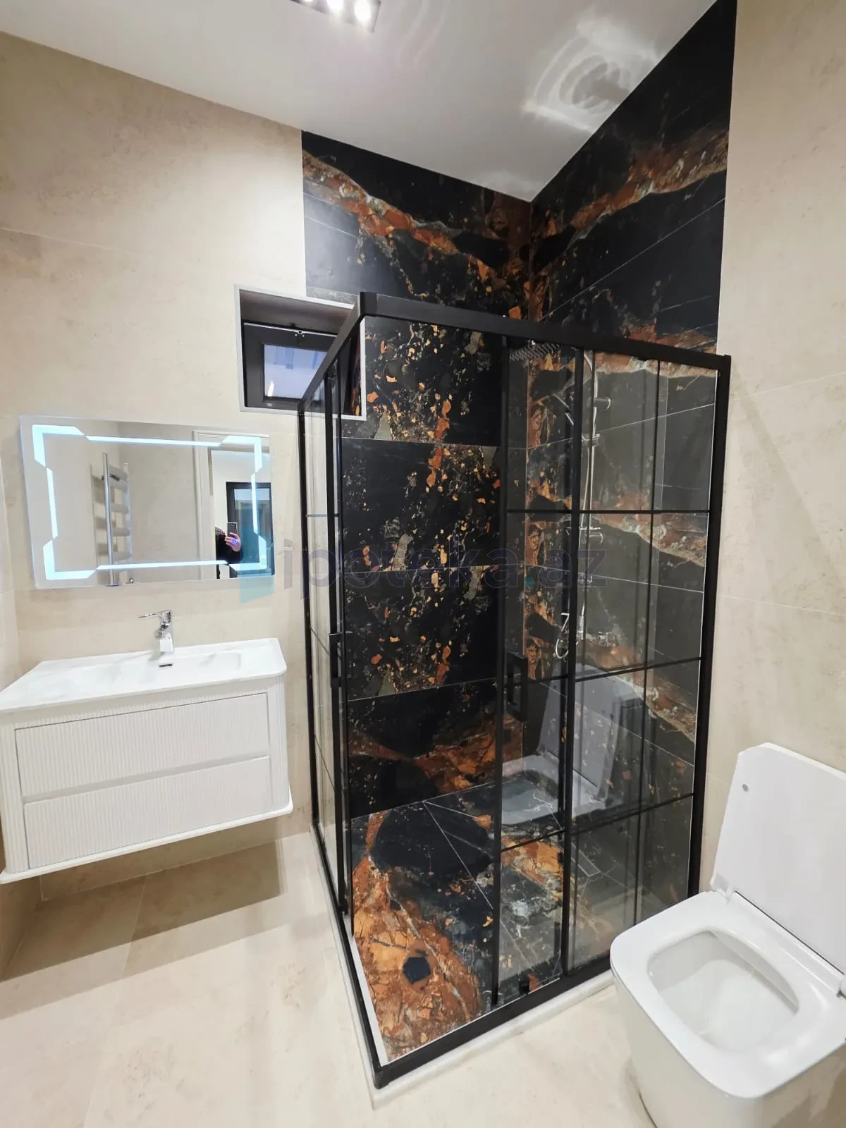 Satılır 4 otaqlı mənzil 160 m²