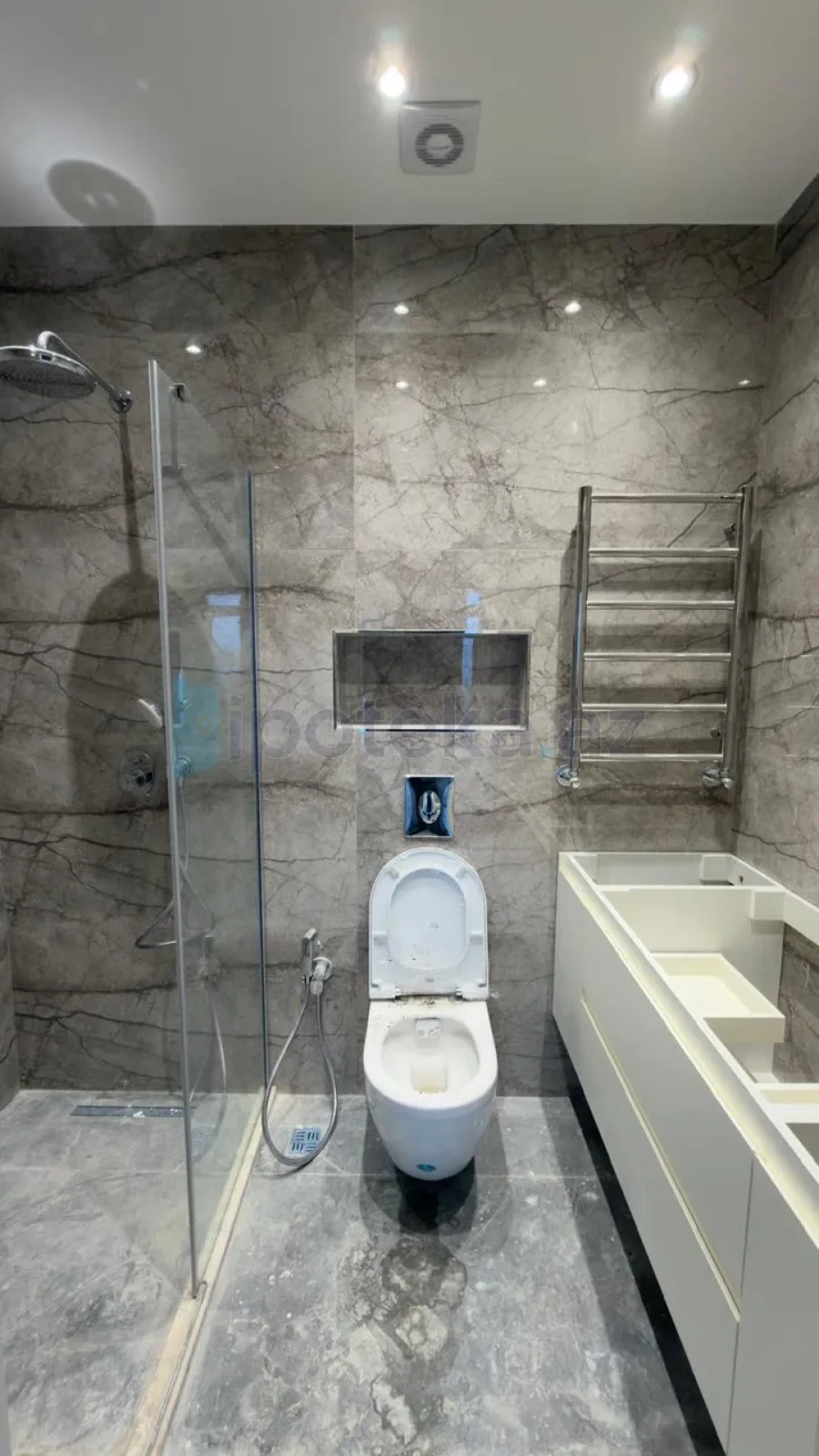 Satılır 3 otaqlı yeni tikili 84 m²