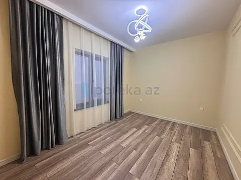 Satılır 4 otaqlı mənzil 150 m²