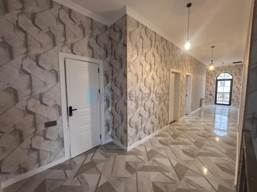 Satılır 4 otaqlı mənzil 210 m²