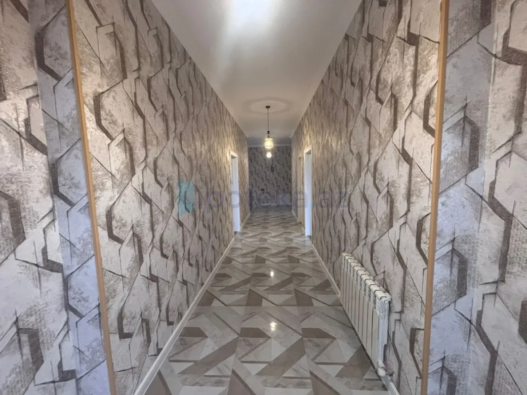 Satılır 4 otaqlı mənzil 210 m²