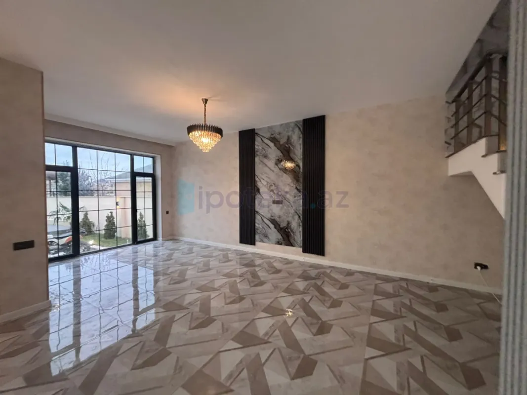 Satılır 4 otaqlı mənzil 210 m²