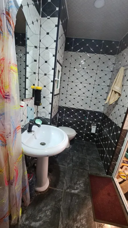 Satılır 2 otaqlı köhnə tikili 55 m²