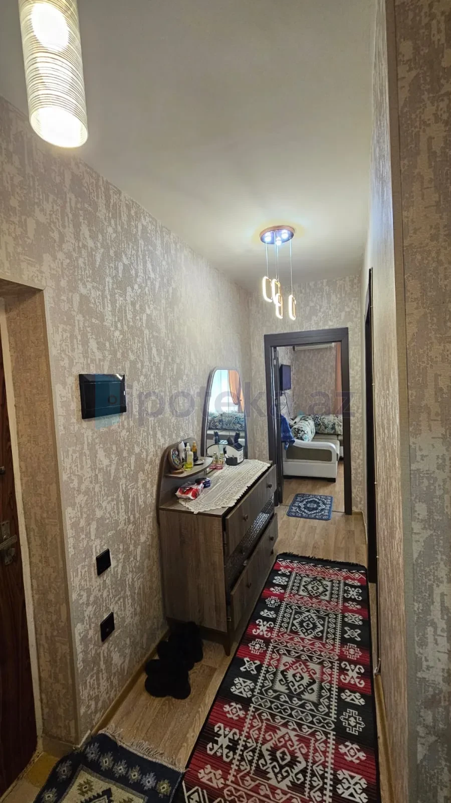 Satılır 2 otaqlı köhnə tikili 55 m²