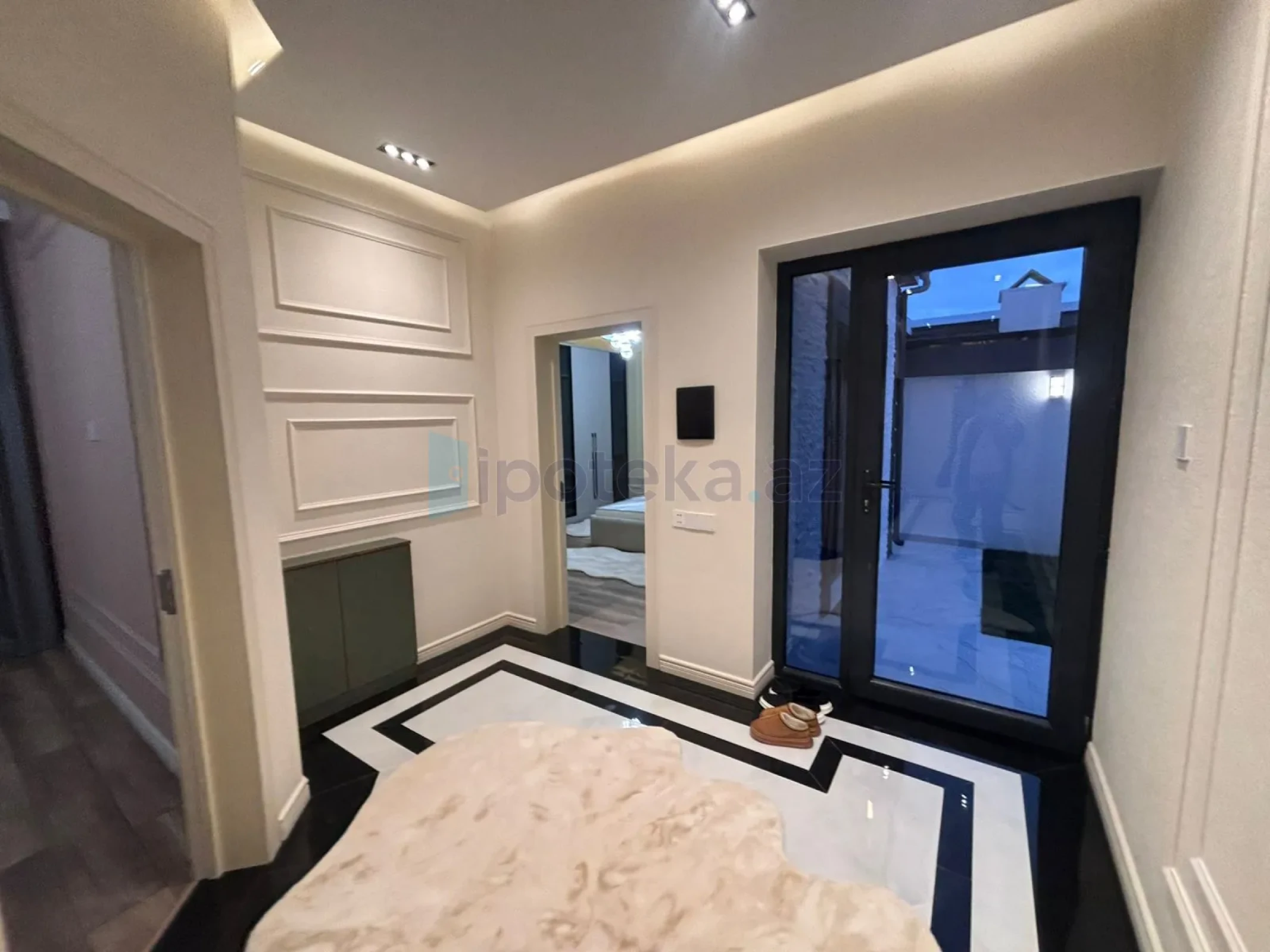 Satılır 4 otaqlı mənzil 165 m²