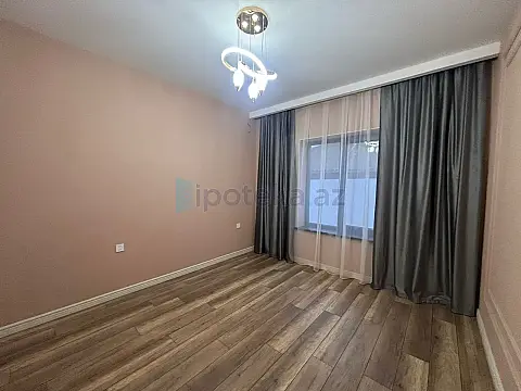 Satılır 4 otaqlı mənzil 165 m²