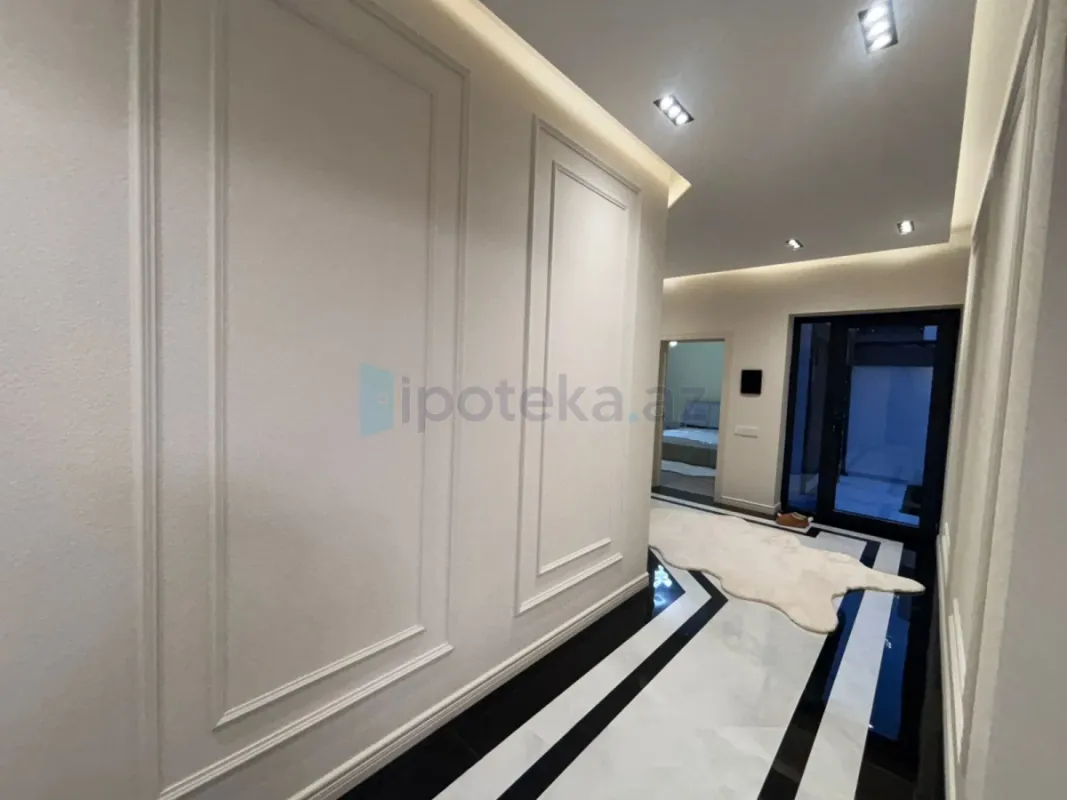 Satılır 4 otaqlı mənzil 165 m²
