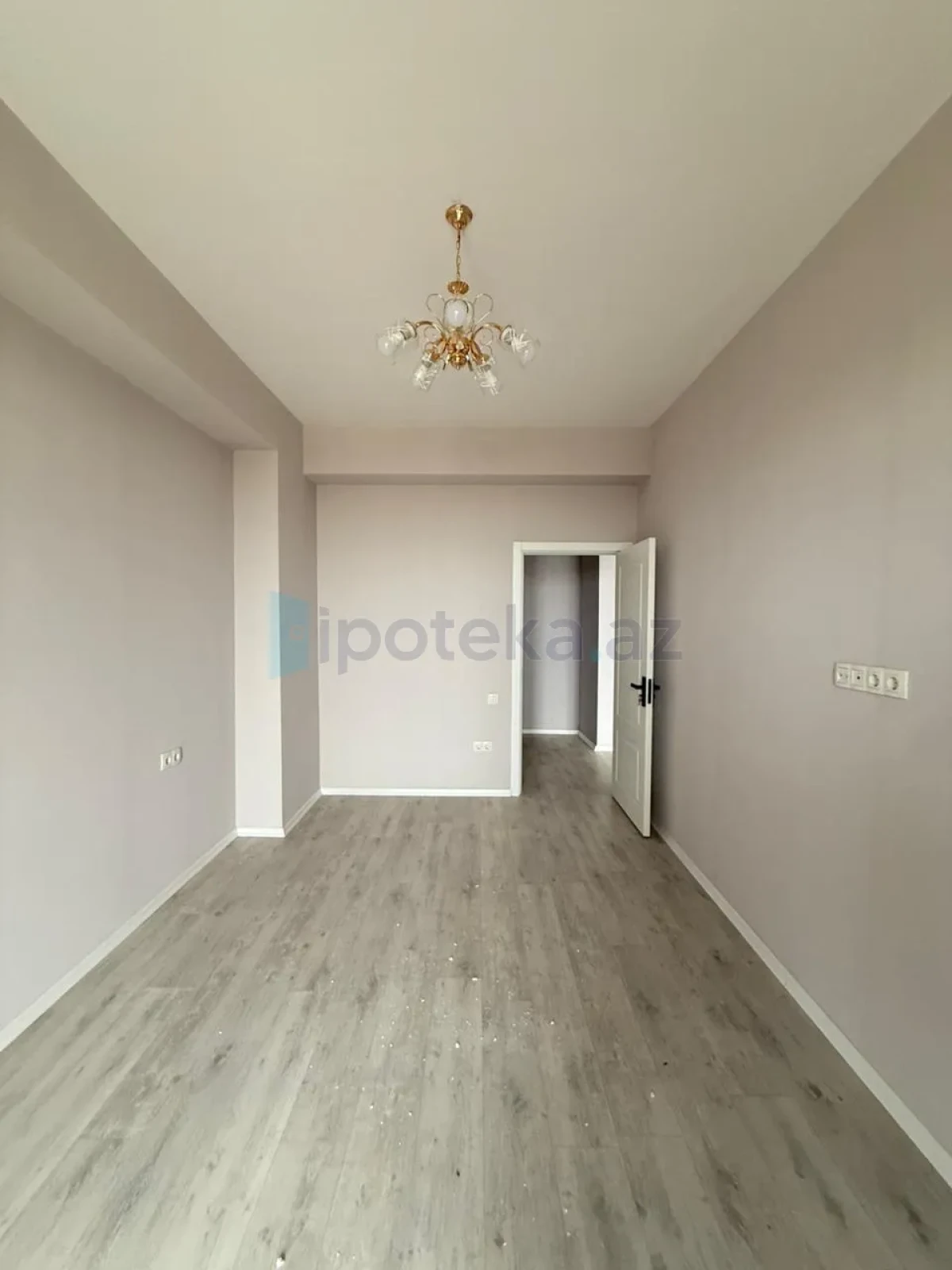 Satılır 4 otaqlı yeni tikili 98 m²