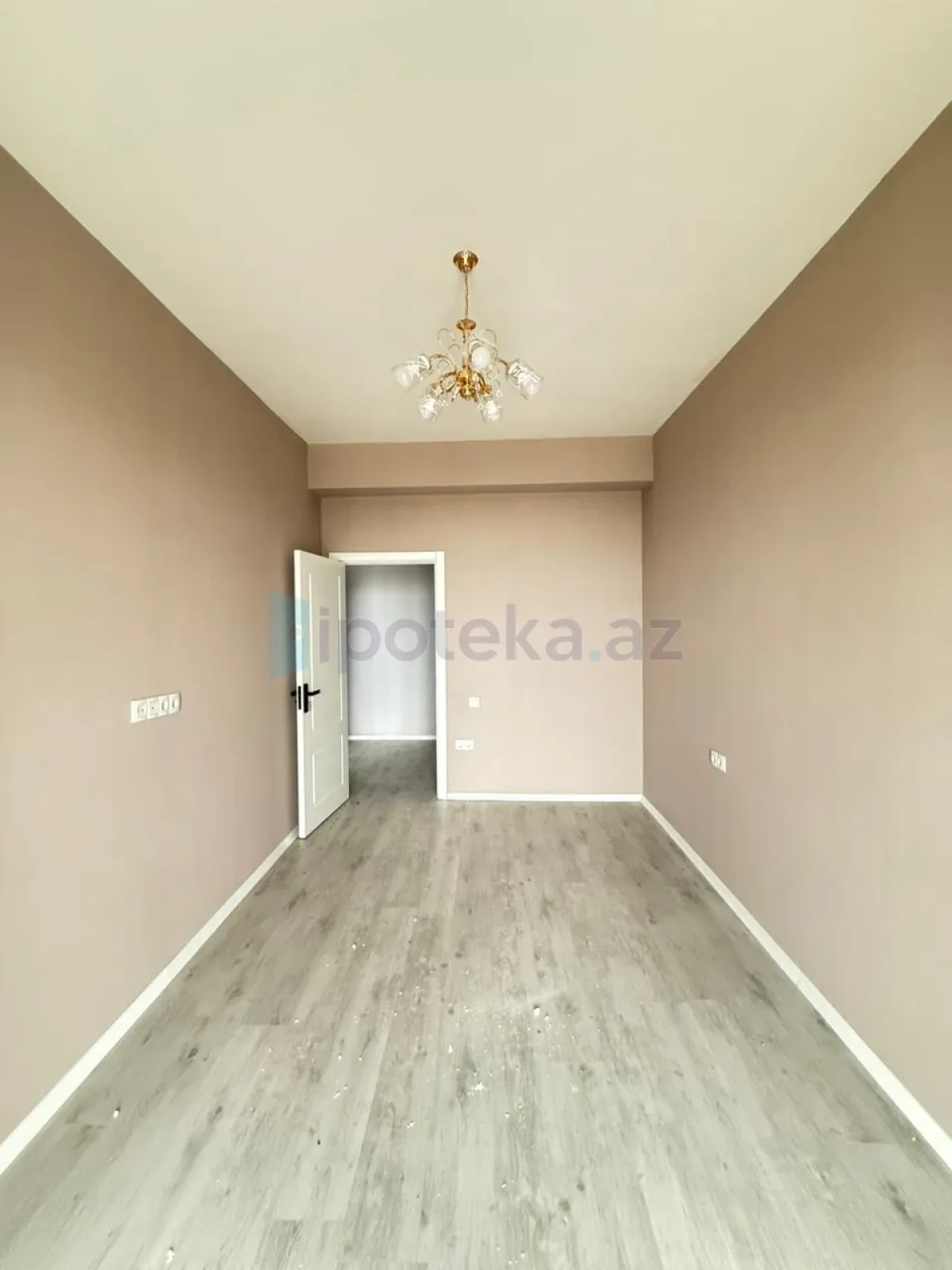 Satılır 4 otaqlı yeni tikili 98 m²