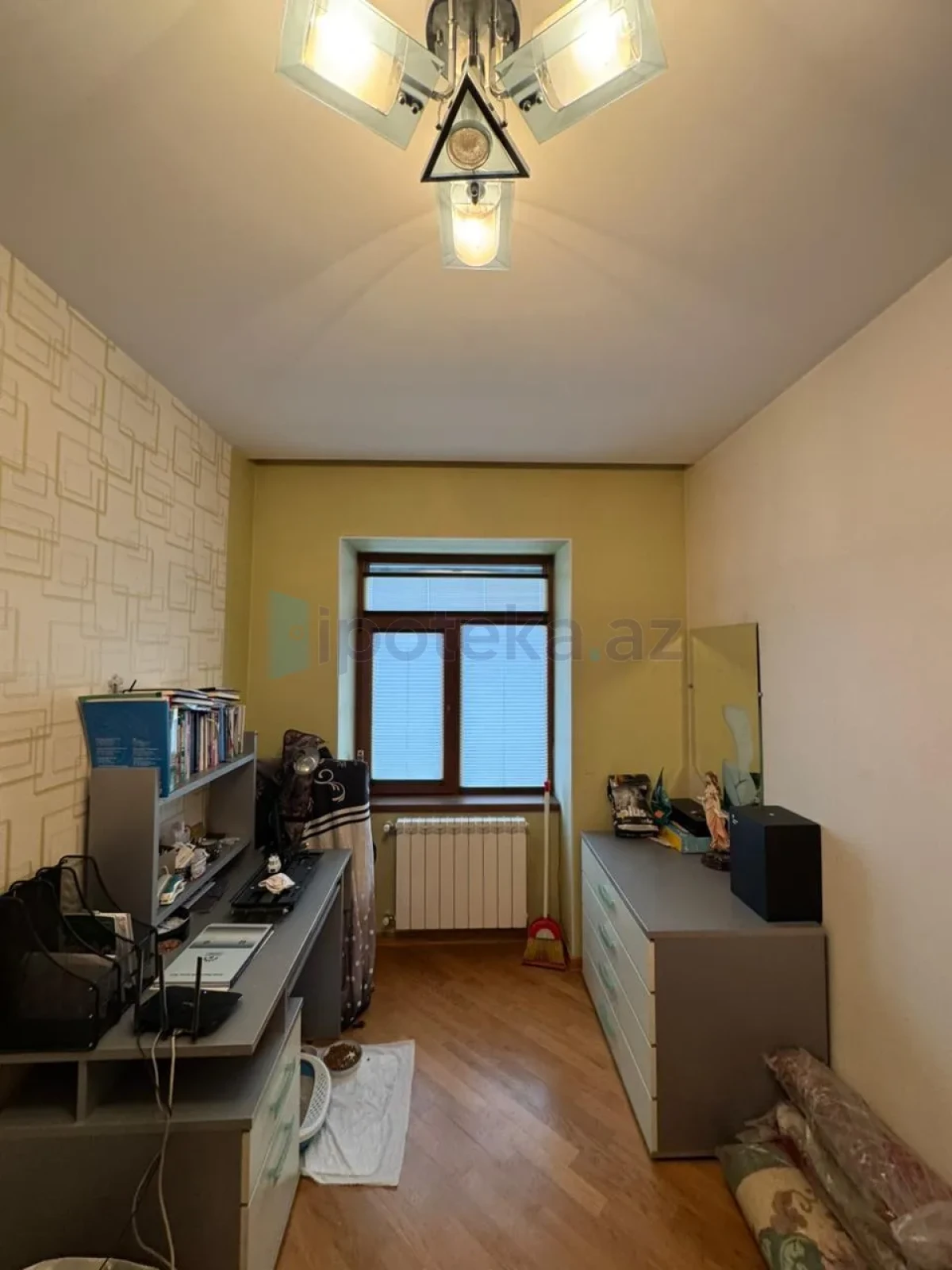 Satılır 3 otaqlı köhnə tikili 75 m²